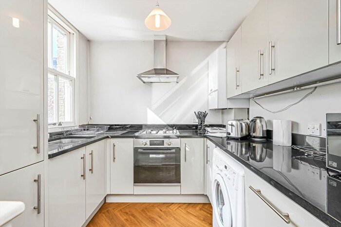 2 Bedroom Flat To Rent In Gap Road, Wimbledon, SW19