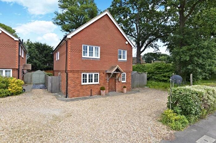 5 Bedroom Detached House For Sale In Collingwood Crescent, Guildford, Surrey, GU1