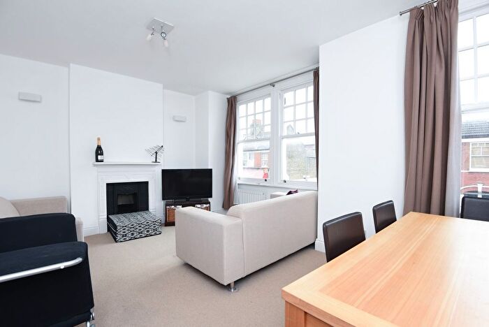 3 Bedroom Terraced House To Rent In Penwith Road, Earlsfield, London, SW18