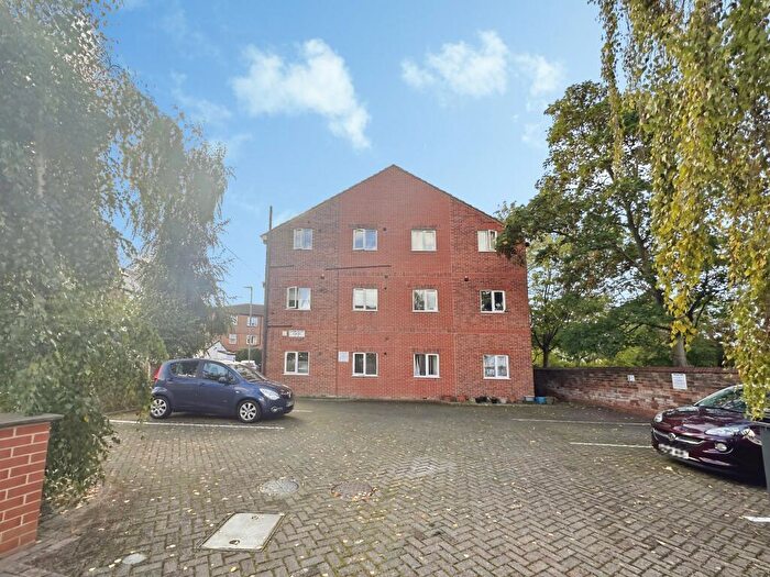 2 Bedroom Apartment For Sale In Wheaton Avenue, Leeds, LS15