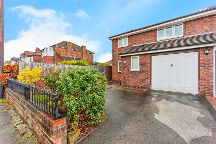 4 Bedroom Semi Detached House For Sale In Kirkstall Road, Urmston, Manchester, Greater Manchester, M41
