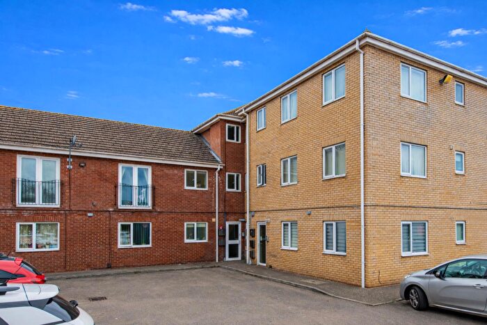 2 Bedroom Flat For Sale In Langdale Grove, Corby, NN17