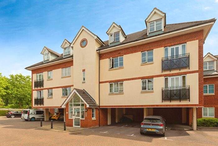 3 Bedroom Penthouse For Sale In Coy Court, Aylesbury, HP20