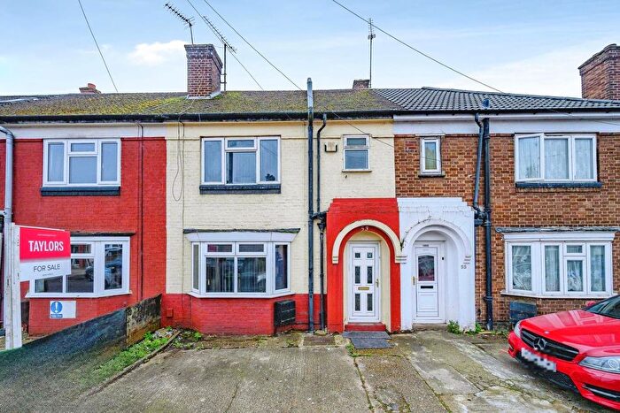 3 Bedroom Terraced House For Sale In Kent Road, Luton, Bedfordshire, LU1