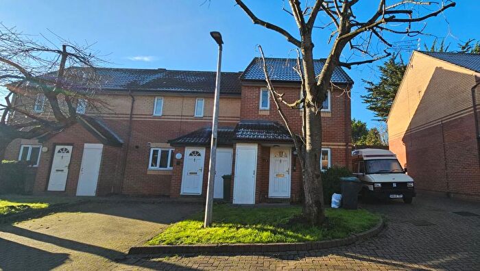 2 Bedroom Property For Sale In Plymouth Close, Luton, Bedfordshire, LU2