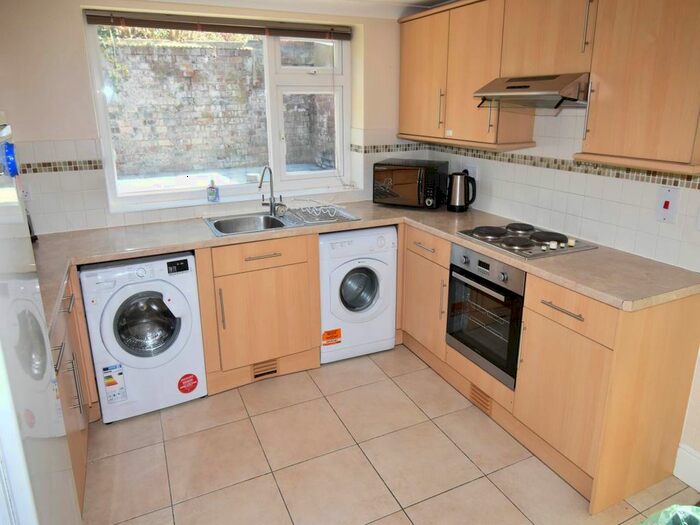 5 Bedroom Property To Rent In Alexandra Terrace, Brynmill, Swansea, SA2