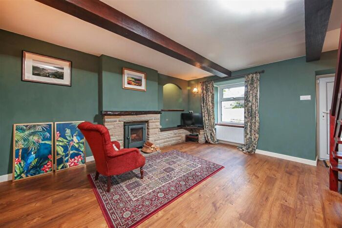 2 Bedroom End Of Terrace House To Rent In Post Office Row, Litton, Buxton, SK17
