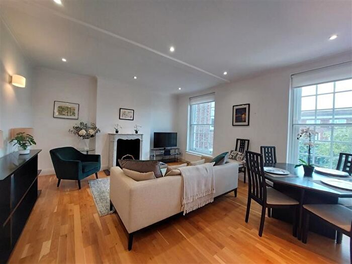 2 Bedroom Flat To Rent In Belmont Court, Temple Fortune, Finchley Road, London, NW11