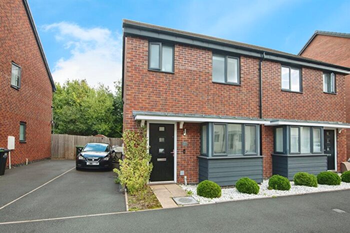 3 Bedroom Semi-Detached House For Sale In Argyll Way, Smethwick, B66