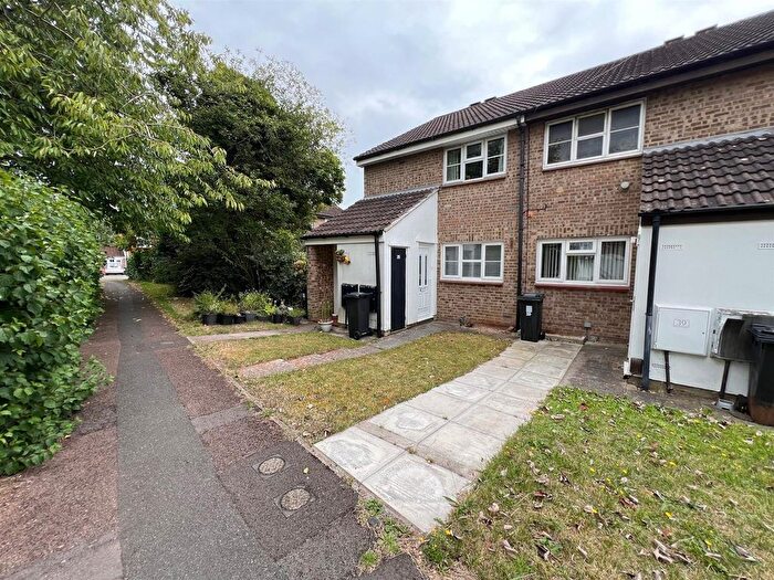 1 Bedroom Flat To Rent In Handford Way, Longwell Green, Bristol, BS30
