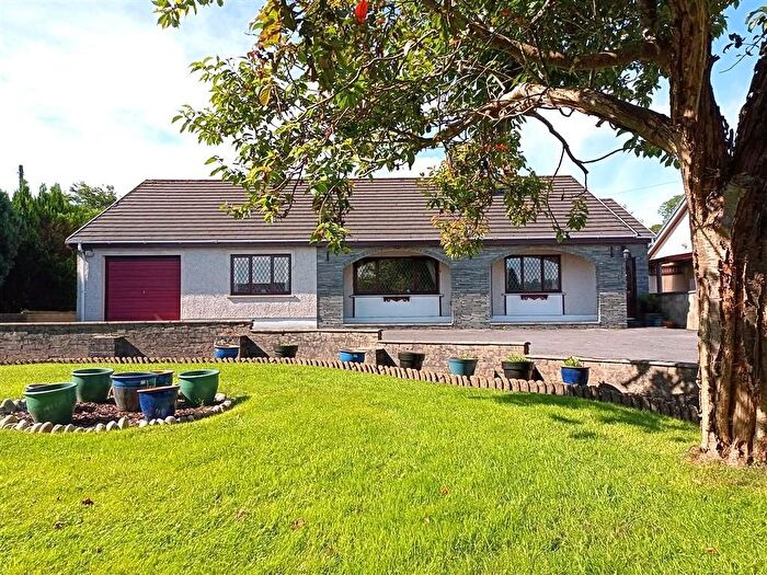 4 Bedroom Detached Bungalow For Sale In Cardigan Road, Newcastle Emlyn, Carmarthenshire, SA38
