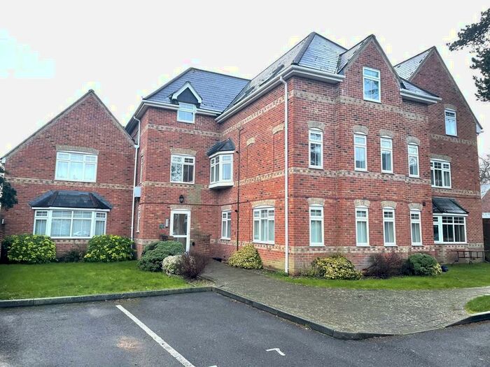 2 Bedroom Apartment To Rent In Paxton Road, Fareham, PO14