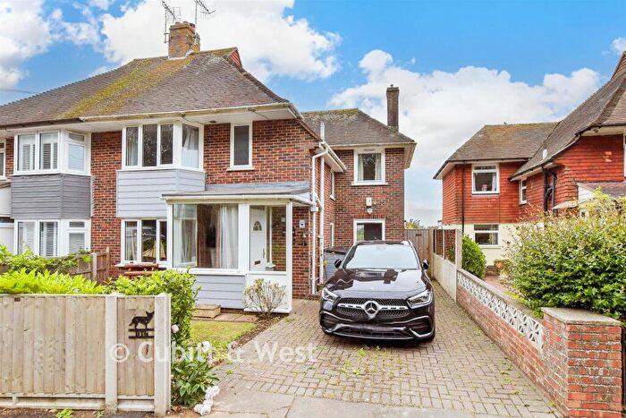 3 Bedroom Semi Detached House For Sale In Ford Road, Arundel, West Sussex, BN18