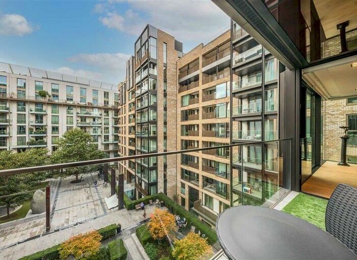 3 Bedroom Flat To Rent In Pearson Square, London, W1T