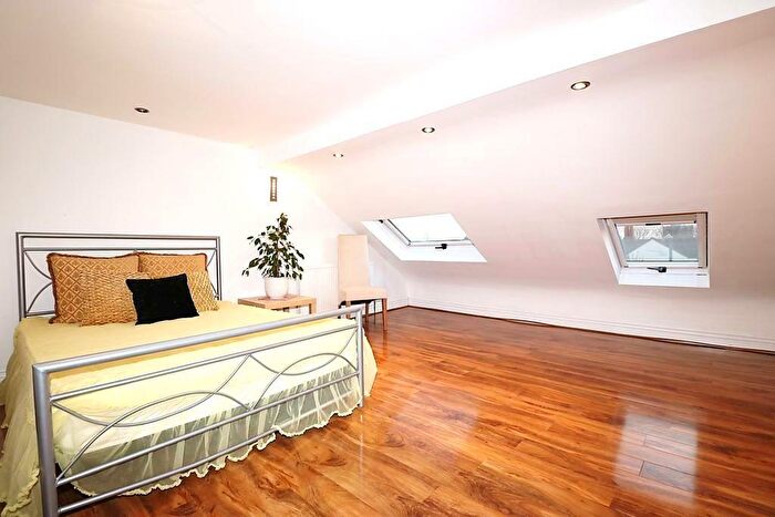 4 Bedroom Flat To Rent In Ilford Lane, Ilford, IG1