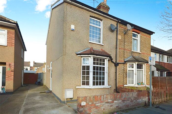 2 Bedroom Semi-Detached House To Rent In Clifton Road, Hornchurch, Essex, RM11