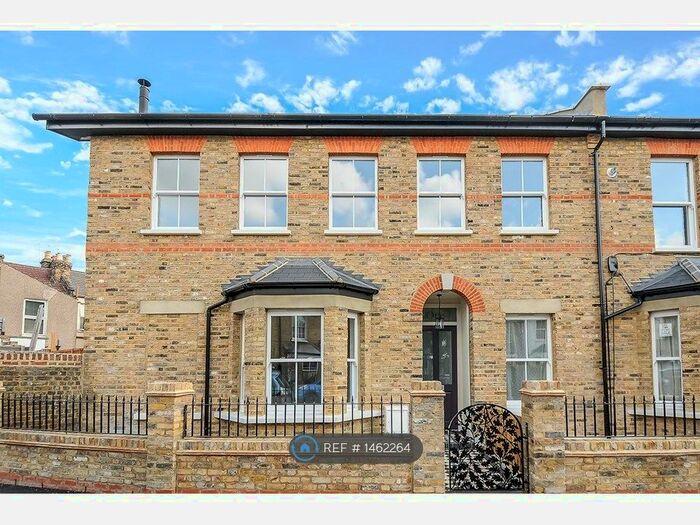 4 Bedroom End Of Terrace House To Rent In Oglander Road, London, SE15