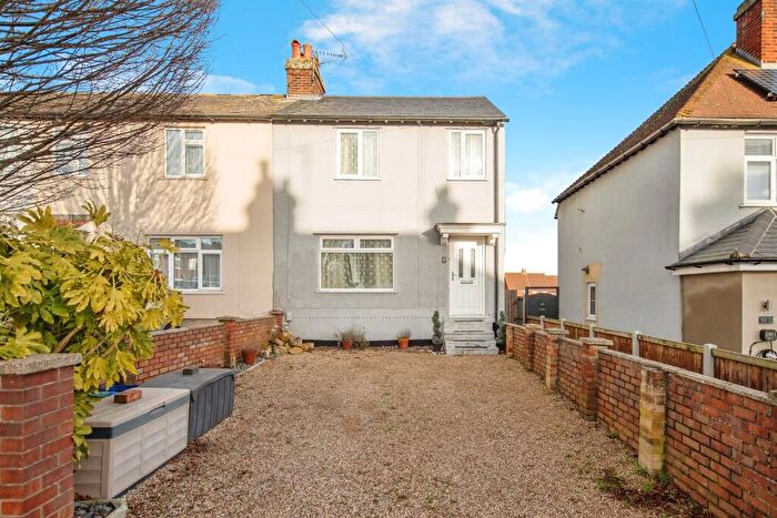 3 Bedroom End Of Terrace House For Sale In Alderton Road, Colchester, CO4