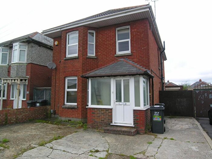 6 Bedroom House To Rent In Bedroom Detached House In Ensbury Park, BH10