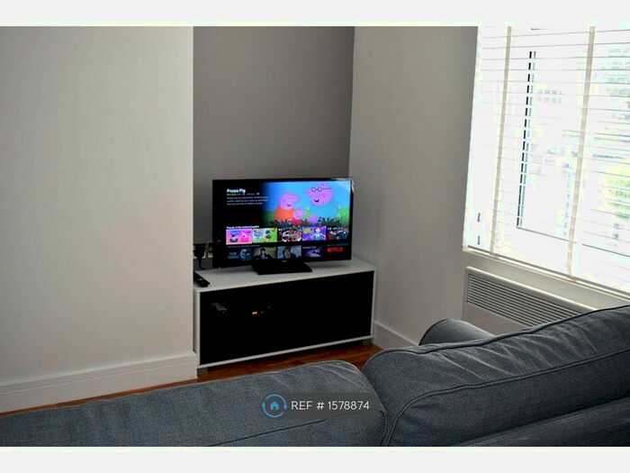 1 Bedroom Flat To Rent In West Avenue, Filey, YO14