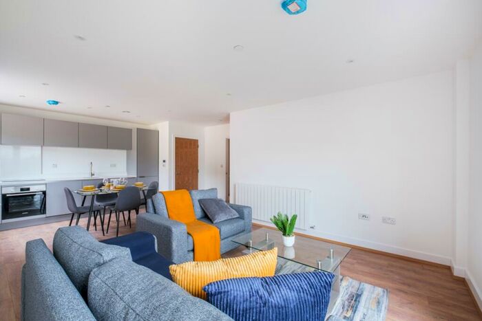 2 Bedroom Apartment To Rent In Well Farm Road Whyteleafe, CR3