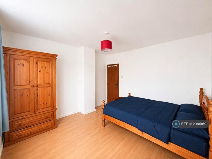 5 Bedroom Terraced House To Rent In Brokesley St, London, E3