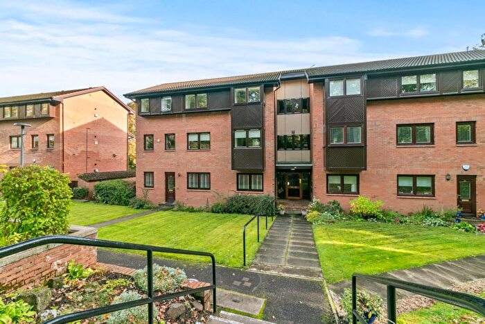 2 Bedroom Flat For Sale In Maxton Grove, Barrhead, G78