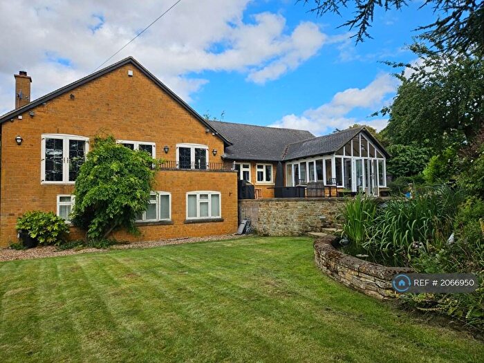 6 Bedroom Detached House To Rent In Longridge, Northampton, NN6