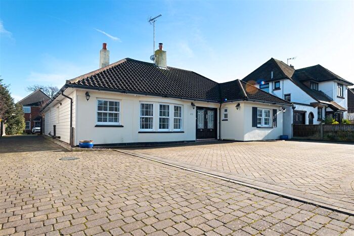 4 Bedroom Detached House To Rent In Elmsleigh Drive, Leigh-On-Sea, SS9