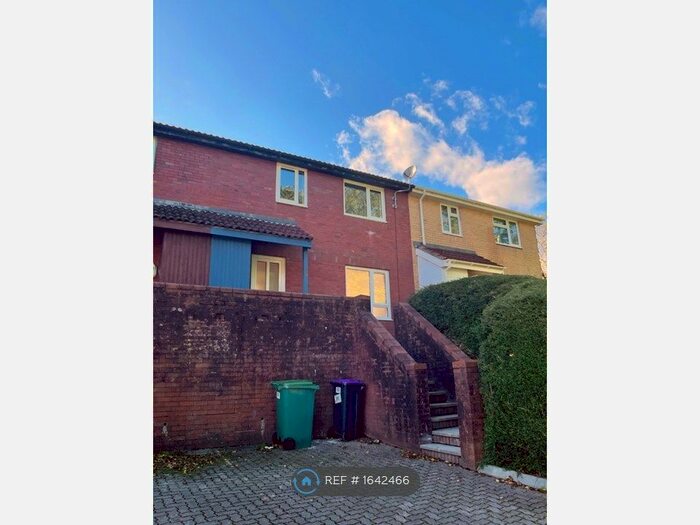 3 Bedroom Flat To Rent In Aran Court, Thornhill, Cwmbran, NP44