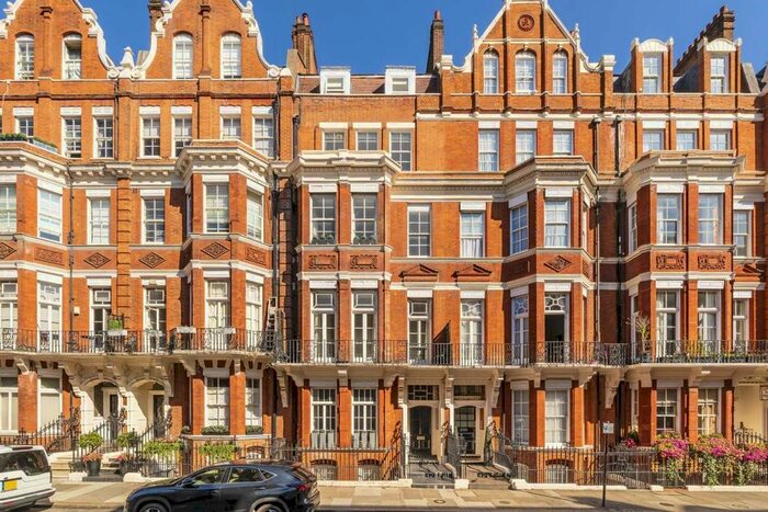 4 Bedroom Flat To Rent In Green Street, London, W1K