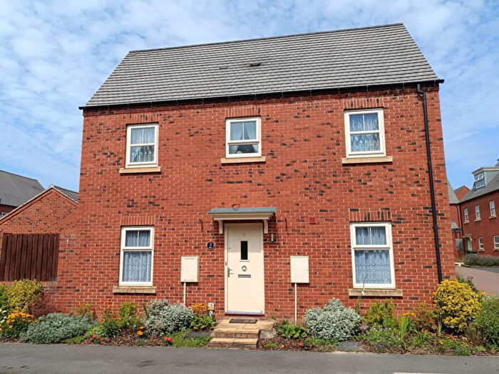 3 Bedroom Detached House For Sale In Rowan Drive, Midway, Swadlincote, Derbyshire, DE11