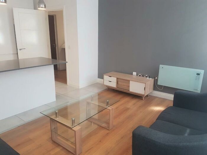 1 Bedroom Apartment To Rent In Well Street, Bradford, West Yorkshire, BD1