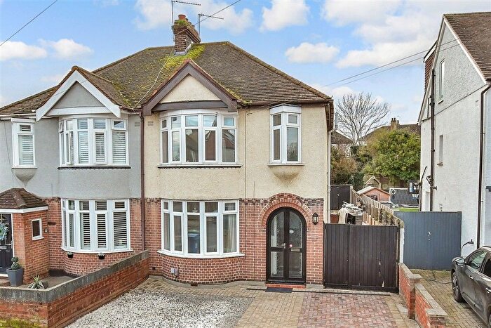 3 Bedroom Semi Detached House For Sale In Springfield Road, Sittingbourne, Kent, ME10