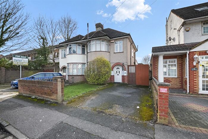 3 Bedroom Semi Detached House For Sale In Croyde Avenue, Hayes, UB3