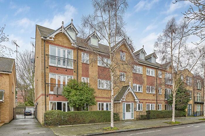 2 Bedroom Flat For Sale In Larkhall Lane, Clapham, SW4