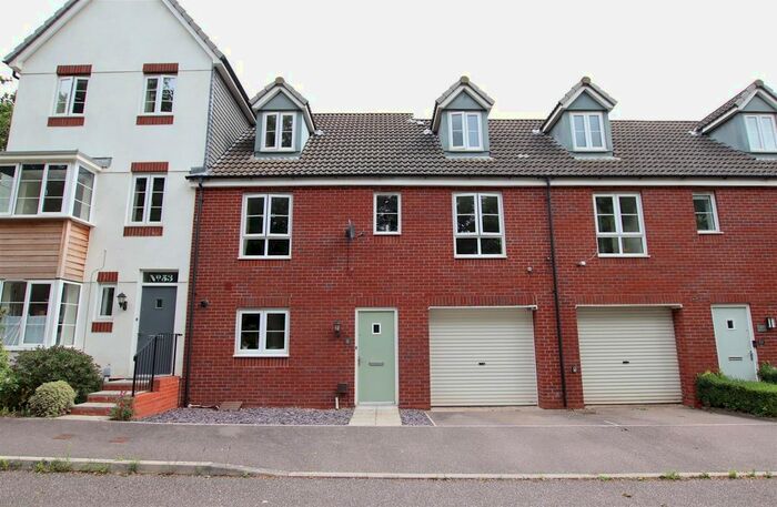 3 Bedroom Town House For Sale In Blakeslee Drive, The Rydons, Exeter, EX2