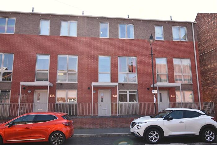 4 Bedroom Town House For Sale In Wilford Crescent East, Nottingham, NG2