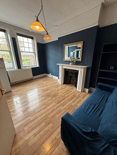 1 Bedroom Flat To Rent In Harvey Road, London, N8