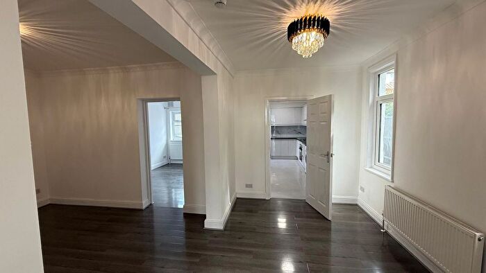 5 Bedroom Semi-Detached House To Rent In Kingsway, Wembley, Middlesex, HA9