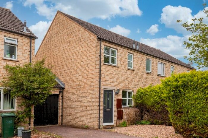 2 Bedroom Semi-Detached House To Rent In Avocet Way, Bicester, OX26