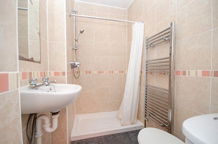 5 Bedroom Terraced House For Sale In Broadlands Road, Southampton, SO17