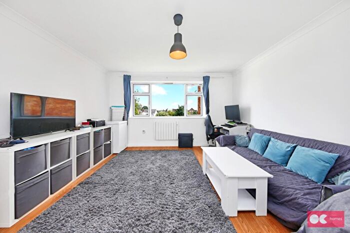 1 Bedroom Flat To Rent In Hainault Road, Leytonstone, E11