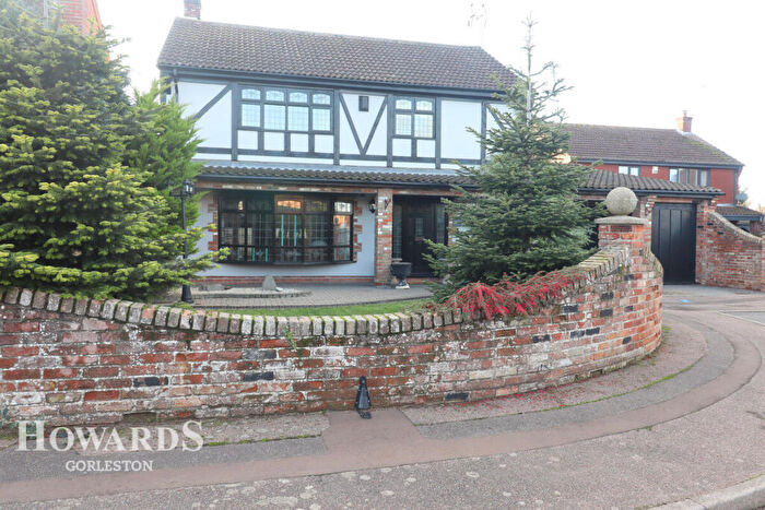 4 Bedroom Detached House For Sale In Marguerite Close, Bradwell, NR31