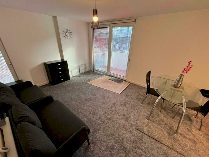 2 Bedroom Flat To Rent In Spectrum Block, Blackfriars Road, Salford, M3