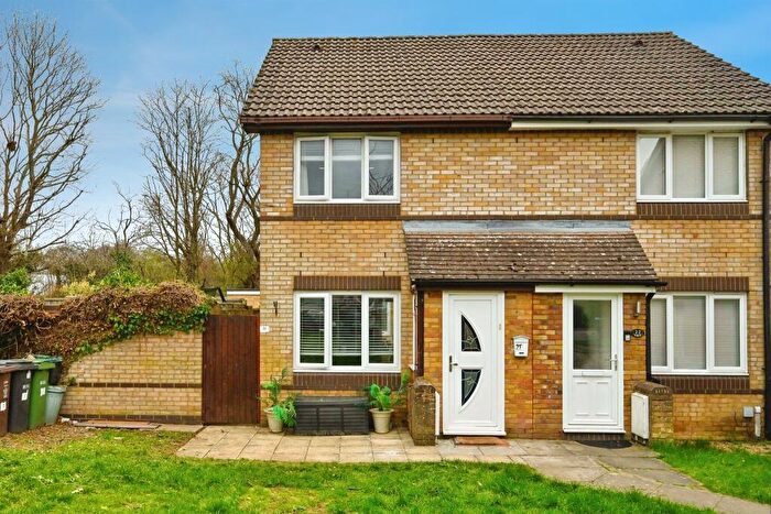 2 Bedroom Semi-Detached House For Sale In Collingwood Drive, London Colney, St. Albans, AL2