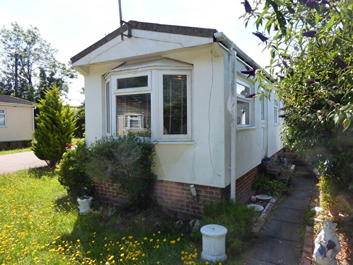 1 Bedroom Park Home For Sale In Pasadena Park, East Hill Road, Knatts Valley, Sevenoaks, TN15