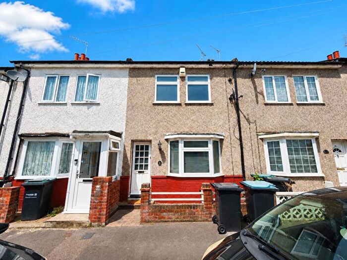 3 Bedroom Terraced House For Sale In Seymour Road, Northfleet, DA11
