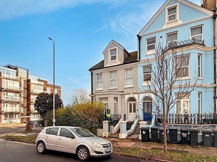 2 Bedroom Flat For Sale In Enys Road, Eastbourne, BN21