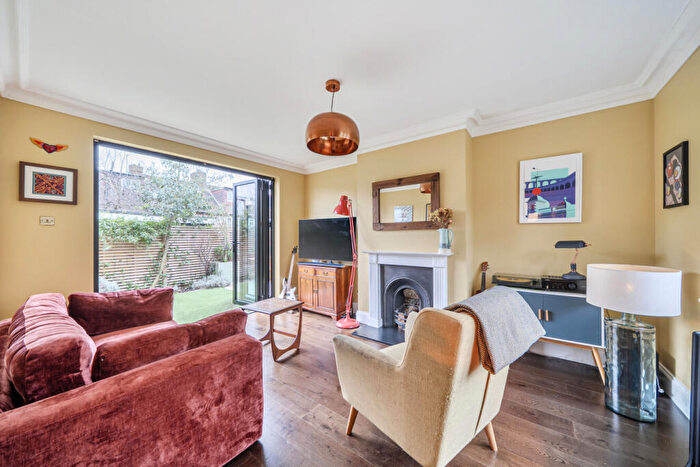4 Bedroom Semi-Detached House For Sale In Glennie Road, West Norwood, London, SE27